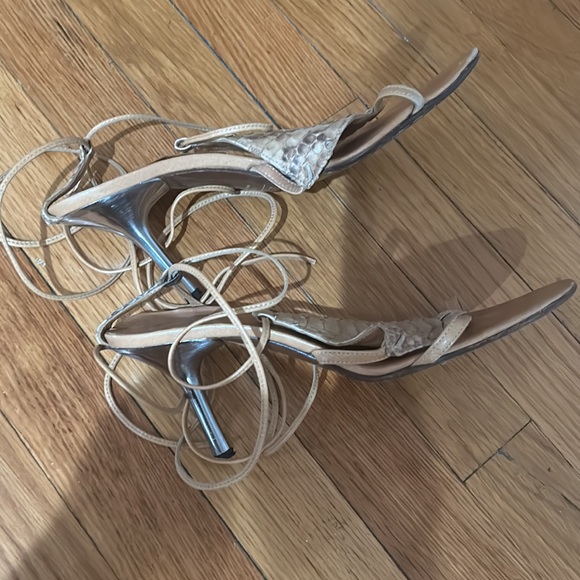 In fair condition heels by french brand Colisee de Sacha - Picture 3 of 3